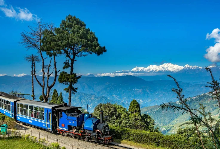 Darjeeling toy train with Kanchenjunga view near Sonada